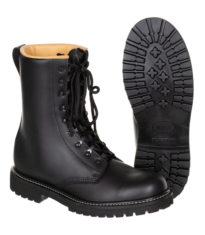 Chaussures de combat